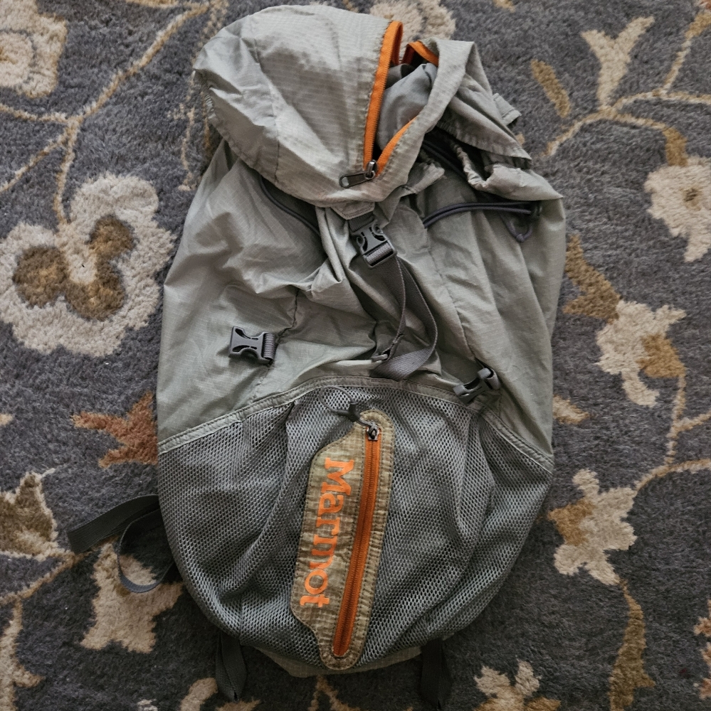 Marmot Kompressor Backpack 18L Lightwieght Day Hiking Ul Day Pack Unisex